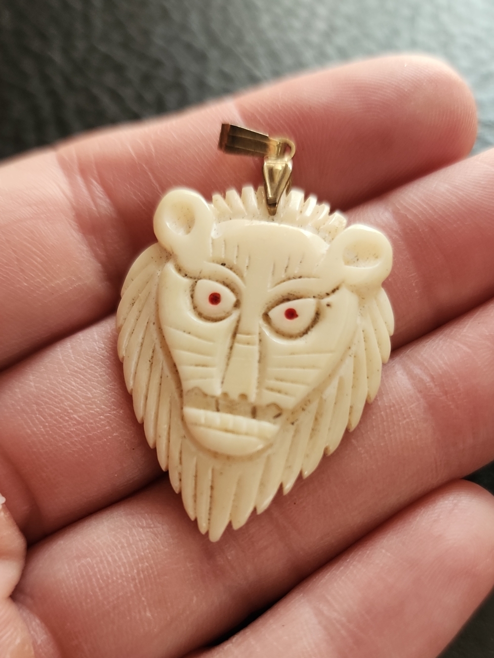 VTG Ivory Colored Lion Head Pendant- Cream Lion Charm